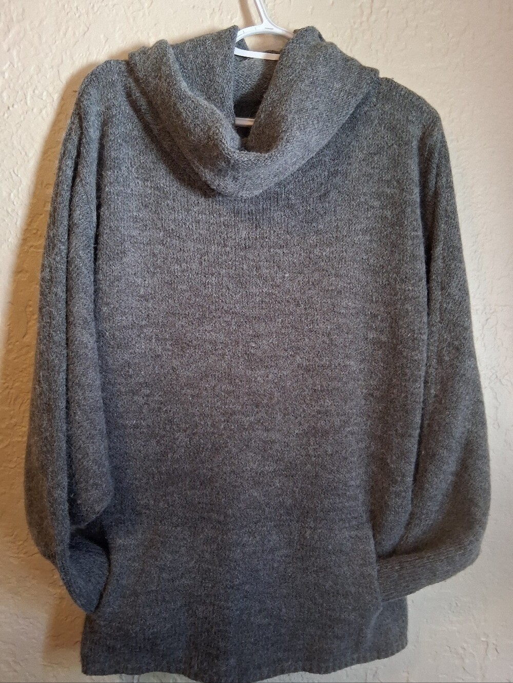 Cozy Gray Cowl Neck Women's Sweater with Front Pockets SZ M
